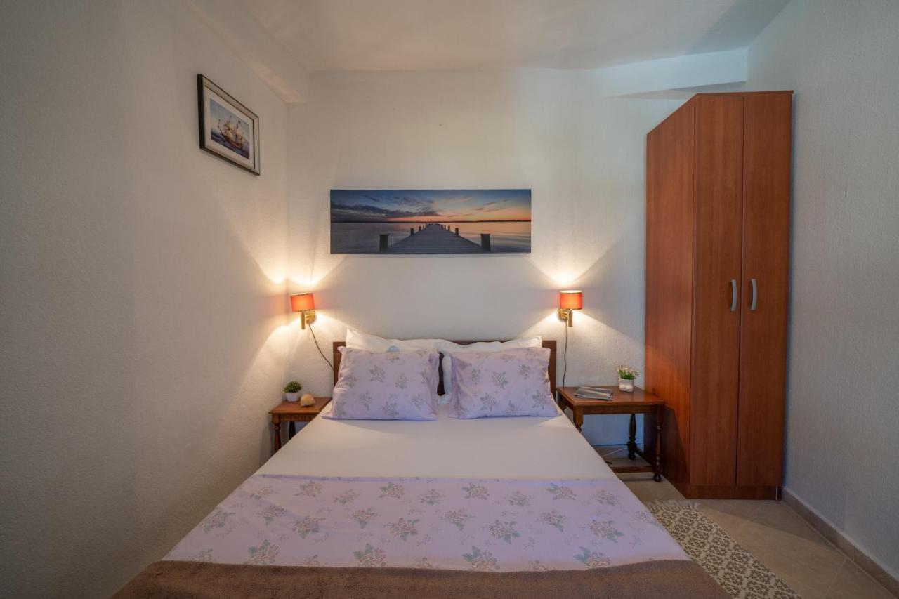 Aneta Apartments Risan Luaran gambar